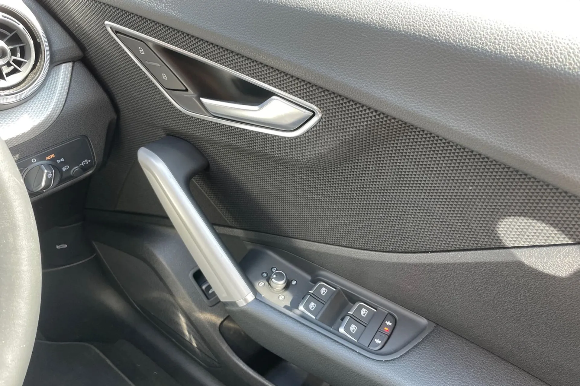 Audi Q2 thumbnail image number 52