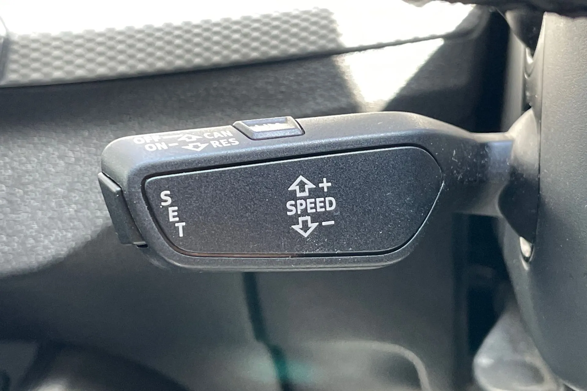 Audi Q2 thumbnail image number 37