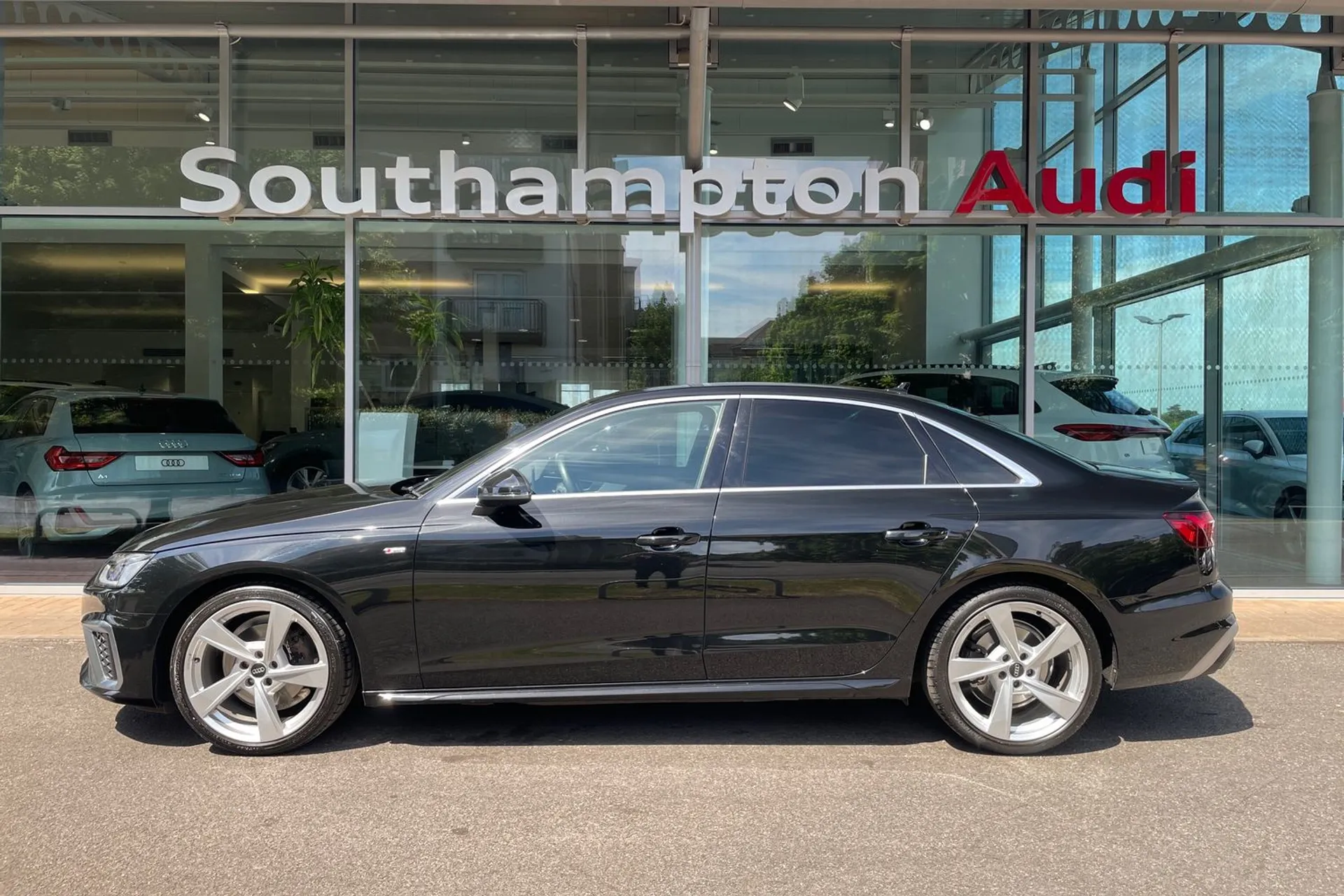 Audi A4 thumbnail image number 8