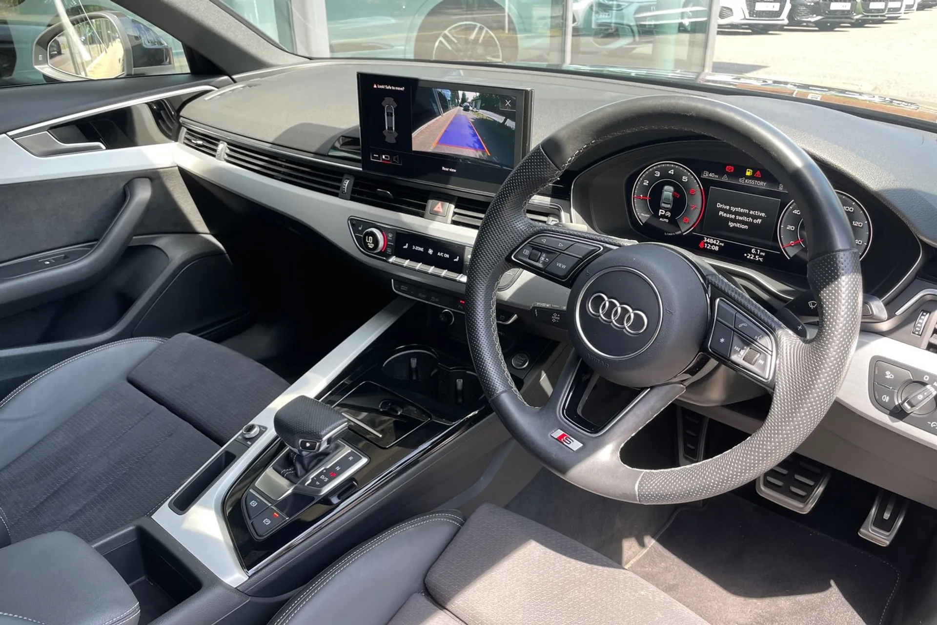 Audi A4 thumbnail image number 25