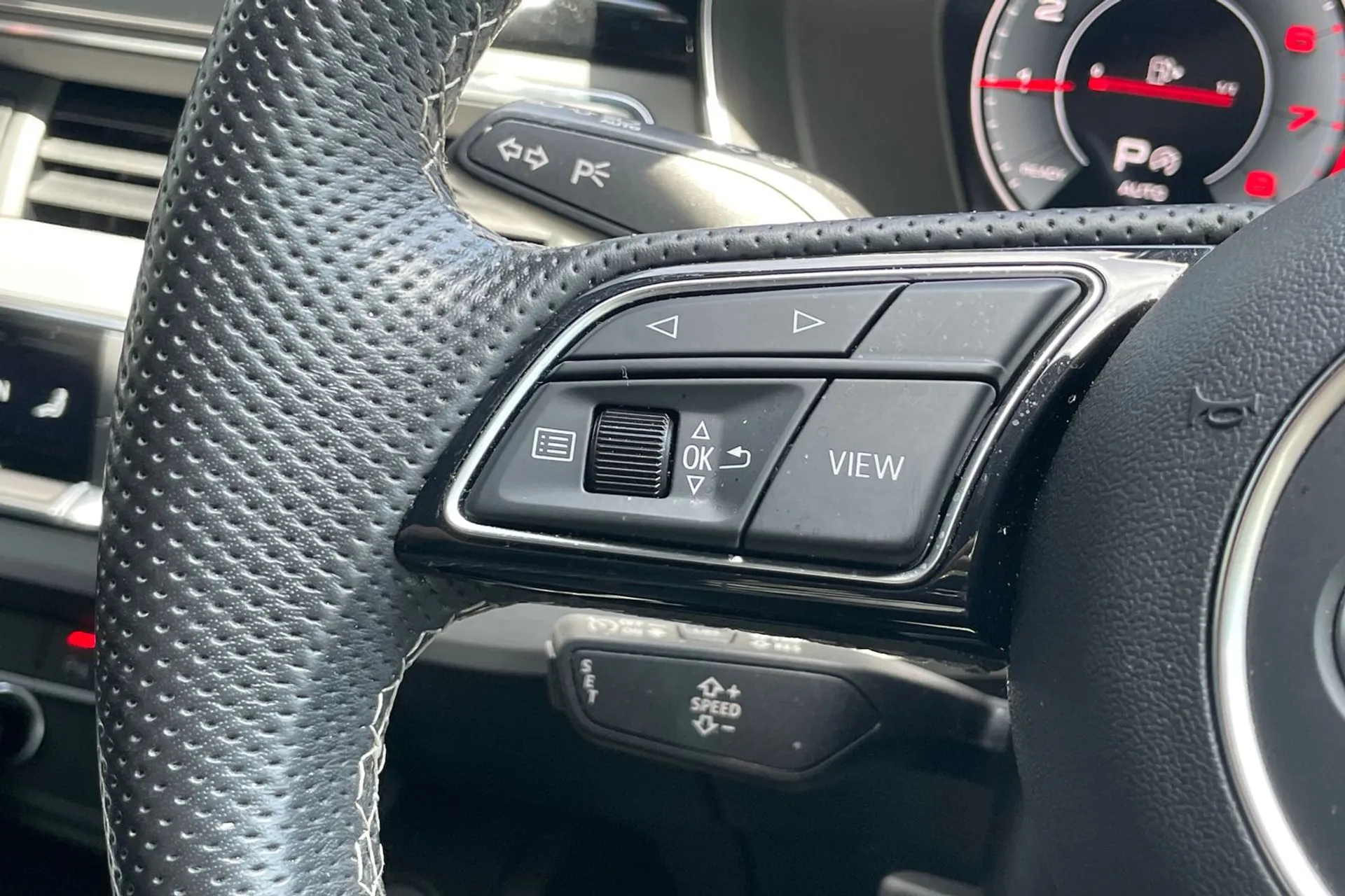 Audi A4 thumbnail image number 57
