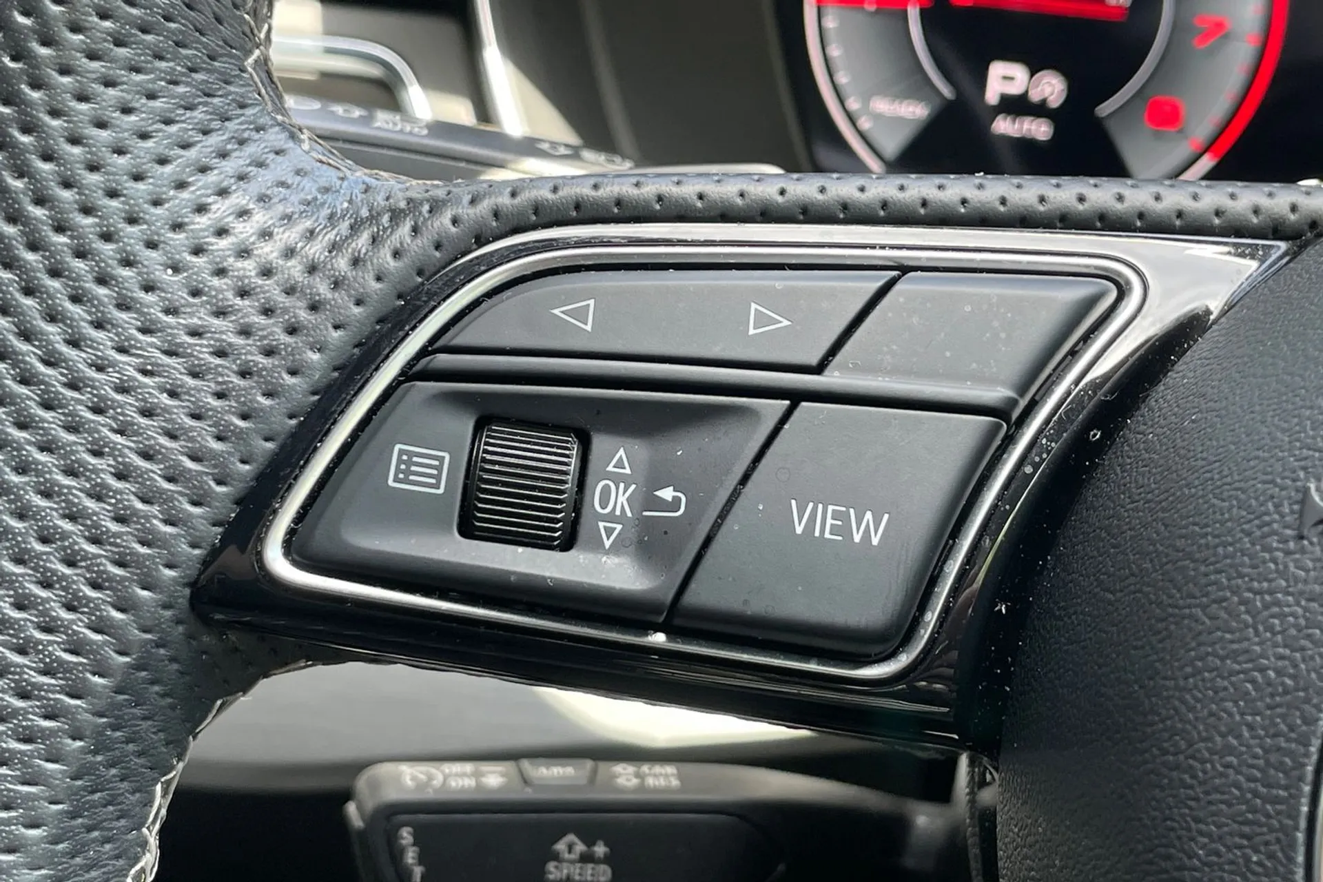 Audi A4 thumbnail image number 35