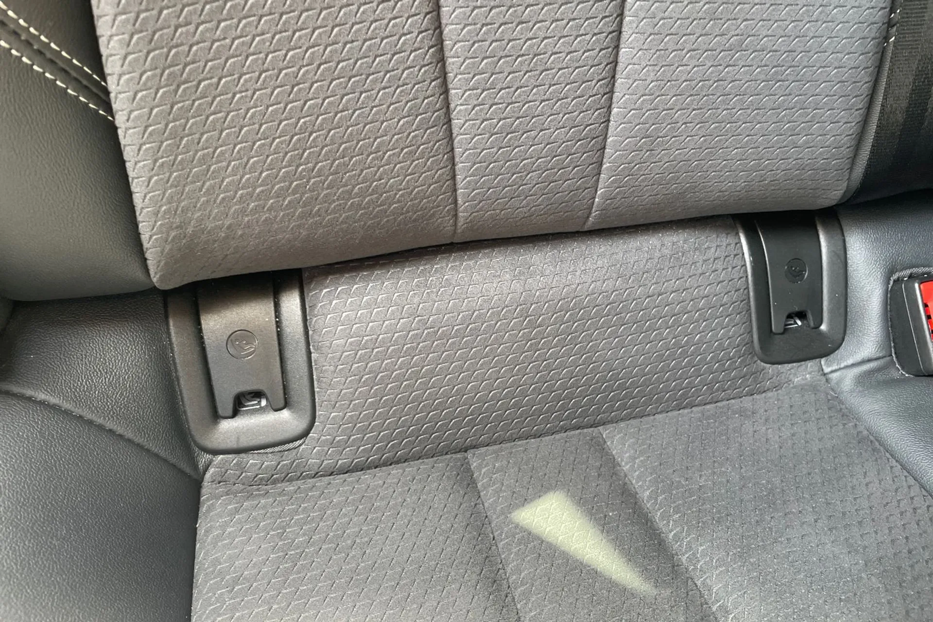 Audi A4 thumbnail image number 23