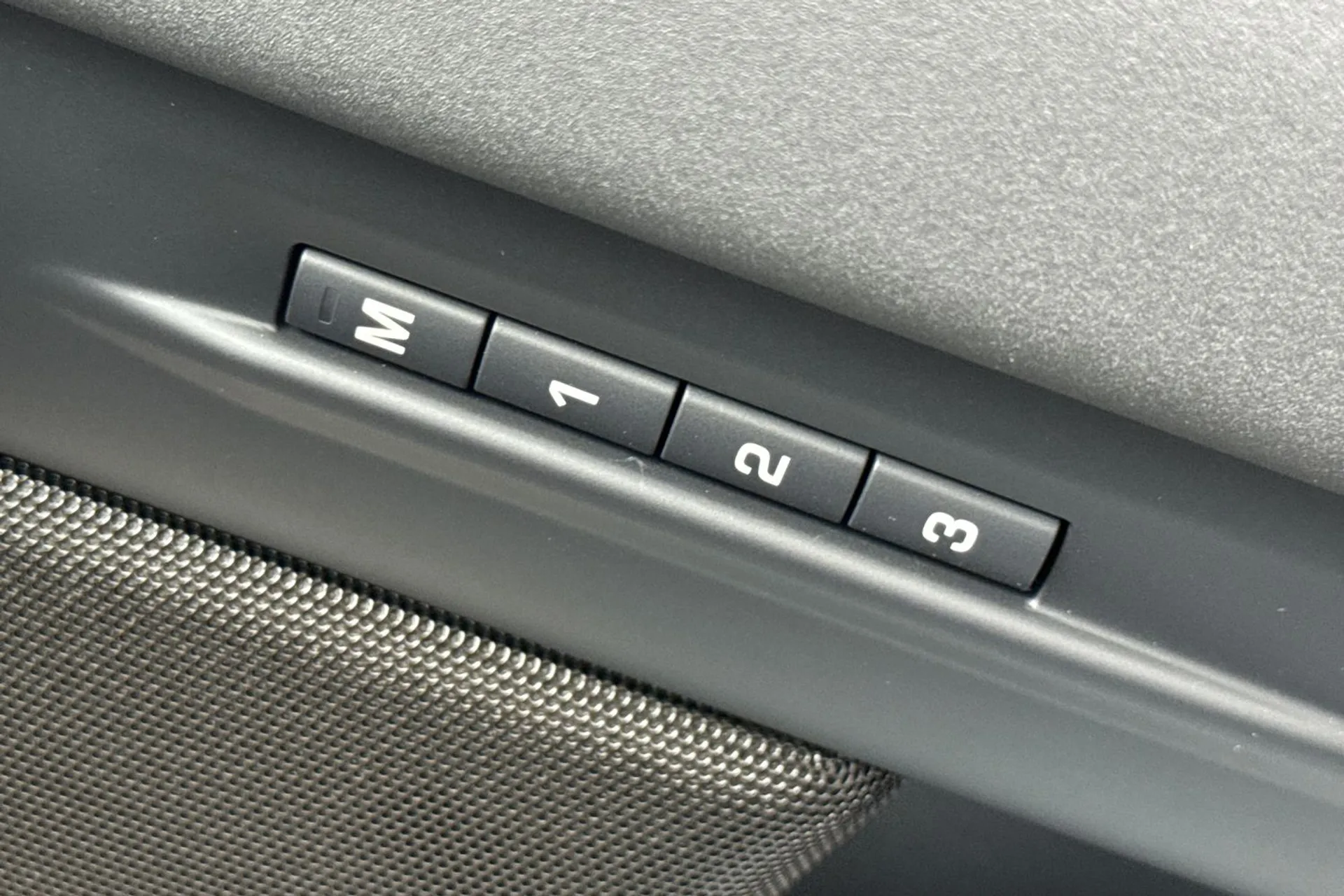 LAND ROVER RANGE ROVER EVOQUE thumbnail image number 54