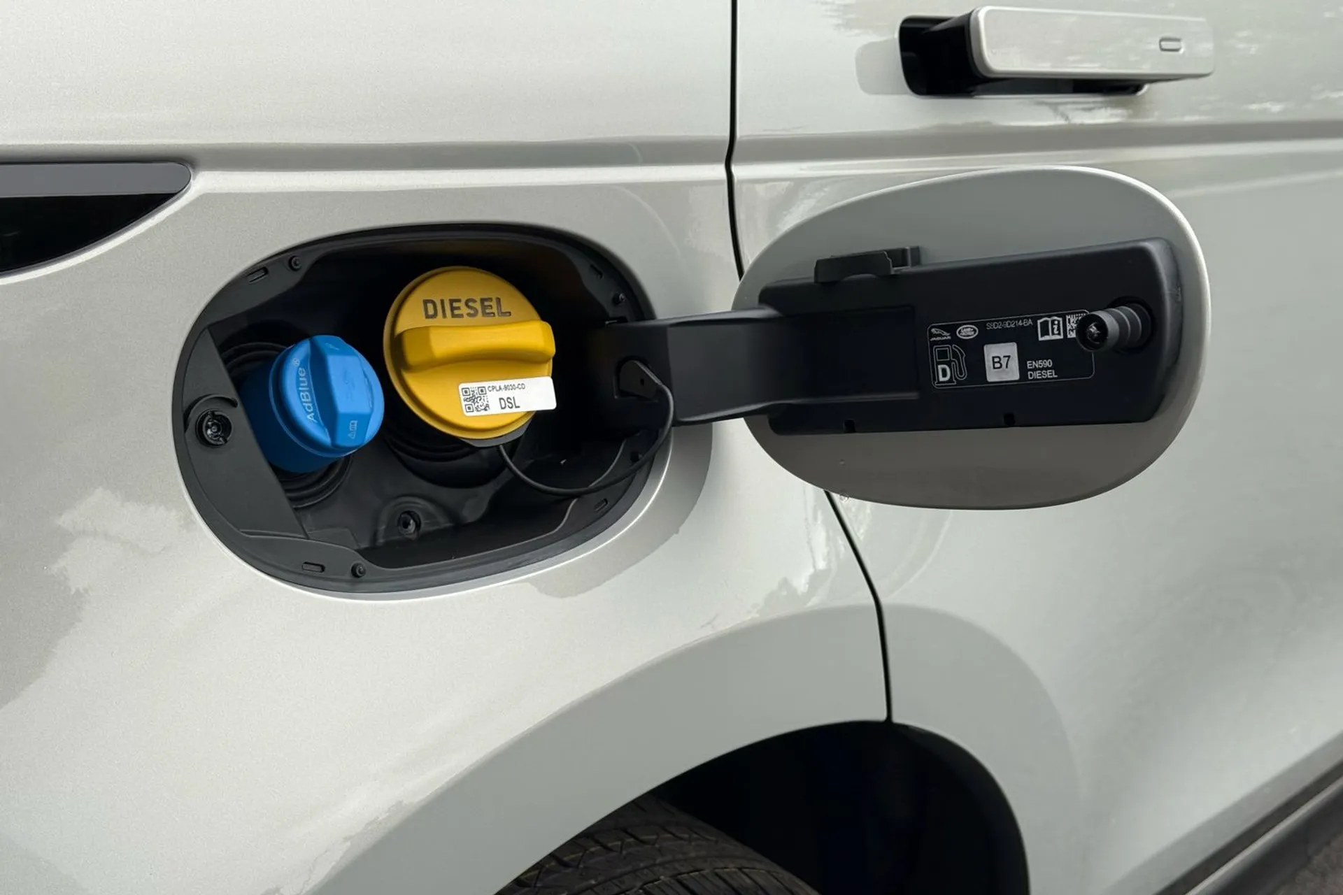 LAND ROVER RANGE ROVER EVOQUE thumbnail image number 40