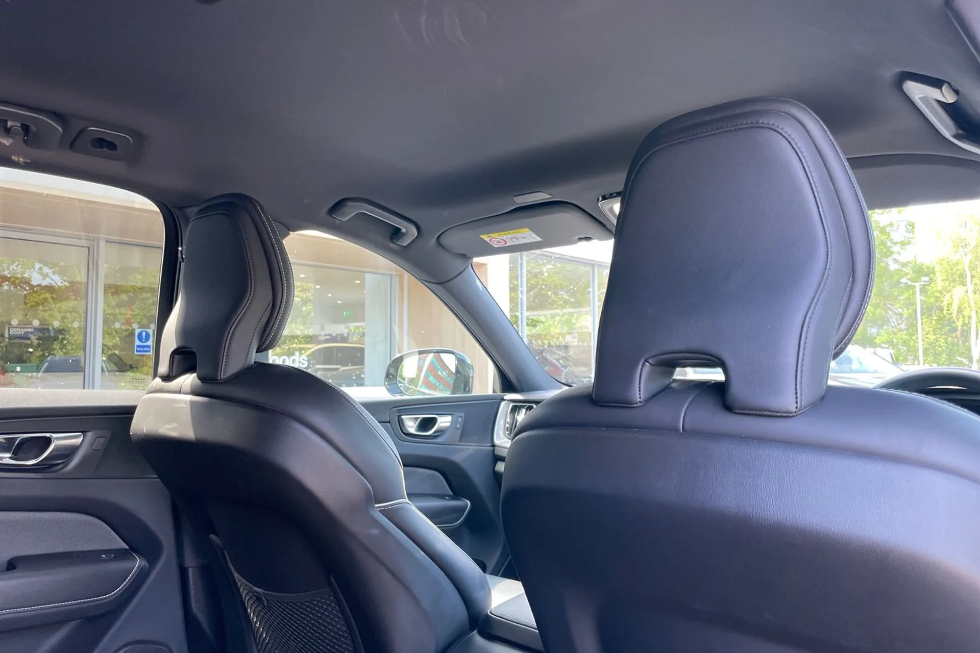 Volvo XC60 thumbnail image number 23