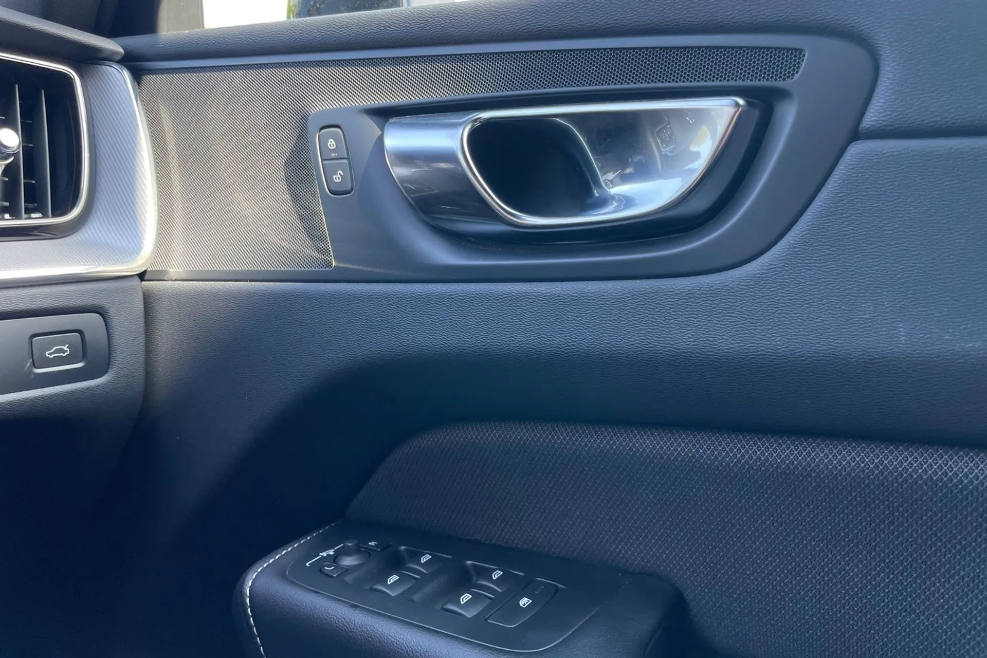 Volvo XC60 thumbnail image number 41