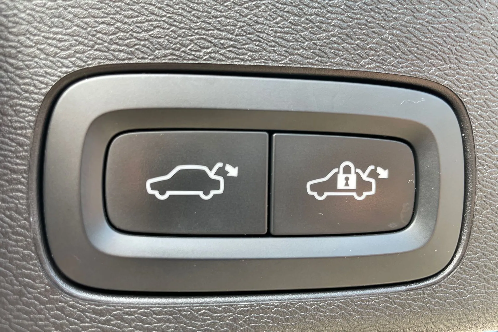 Volvo XC60 thumbnail image number 20