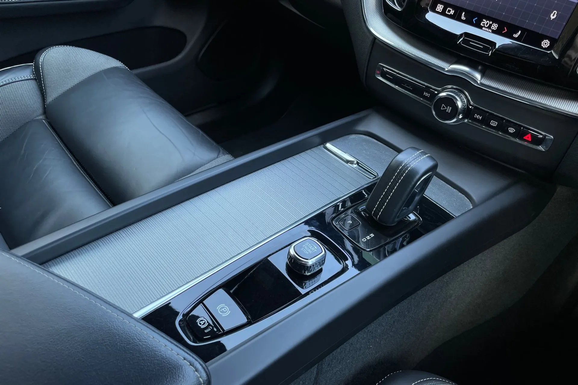 Volvo XC60 thumbnail image number 42