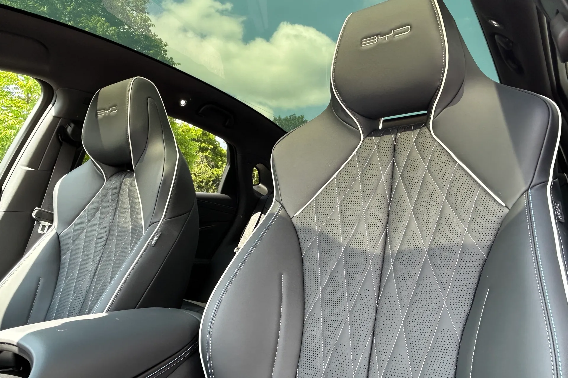 BYD SEAL thumbnail image number 4
