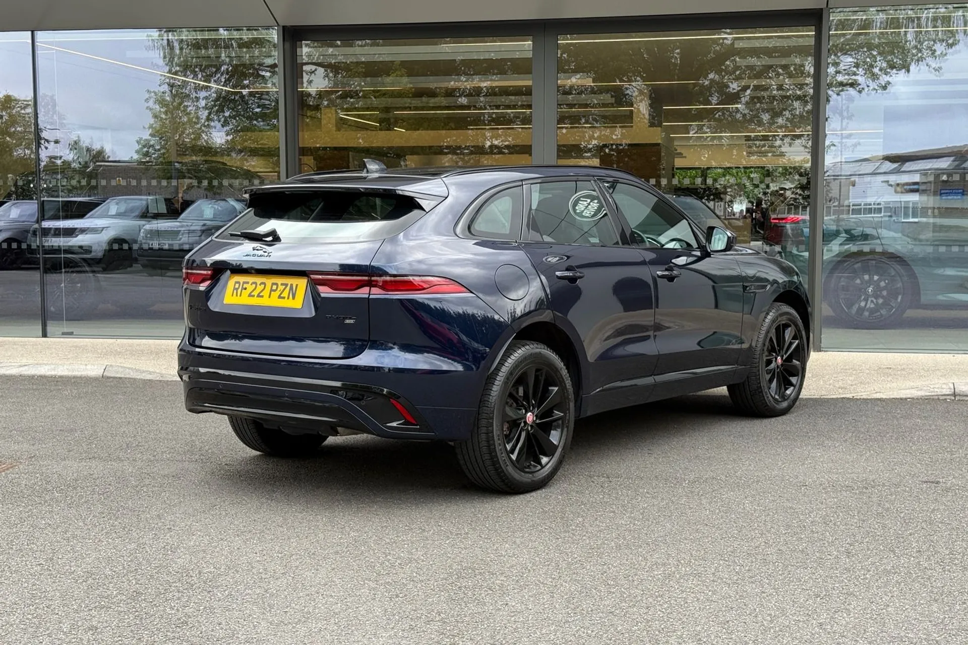 Jaguar F-PACE thumbnail image number 7