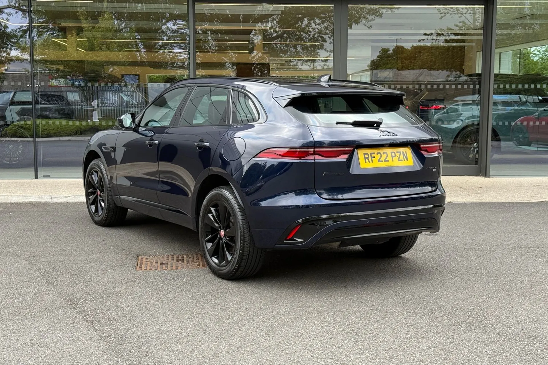 Jaguar F-PACE thumbnail image number 61