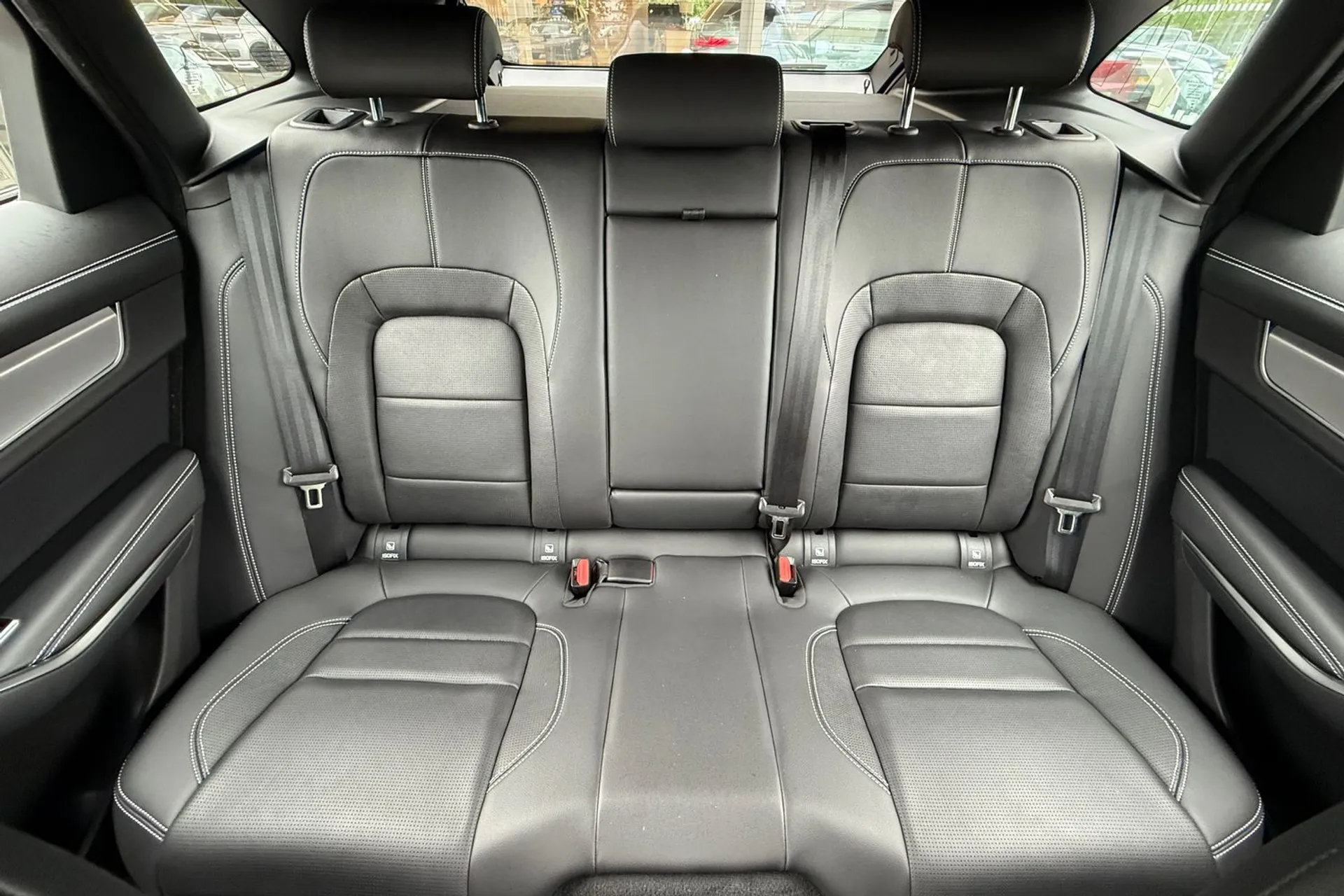 Jaguar F-PACE thumbnail image number 11