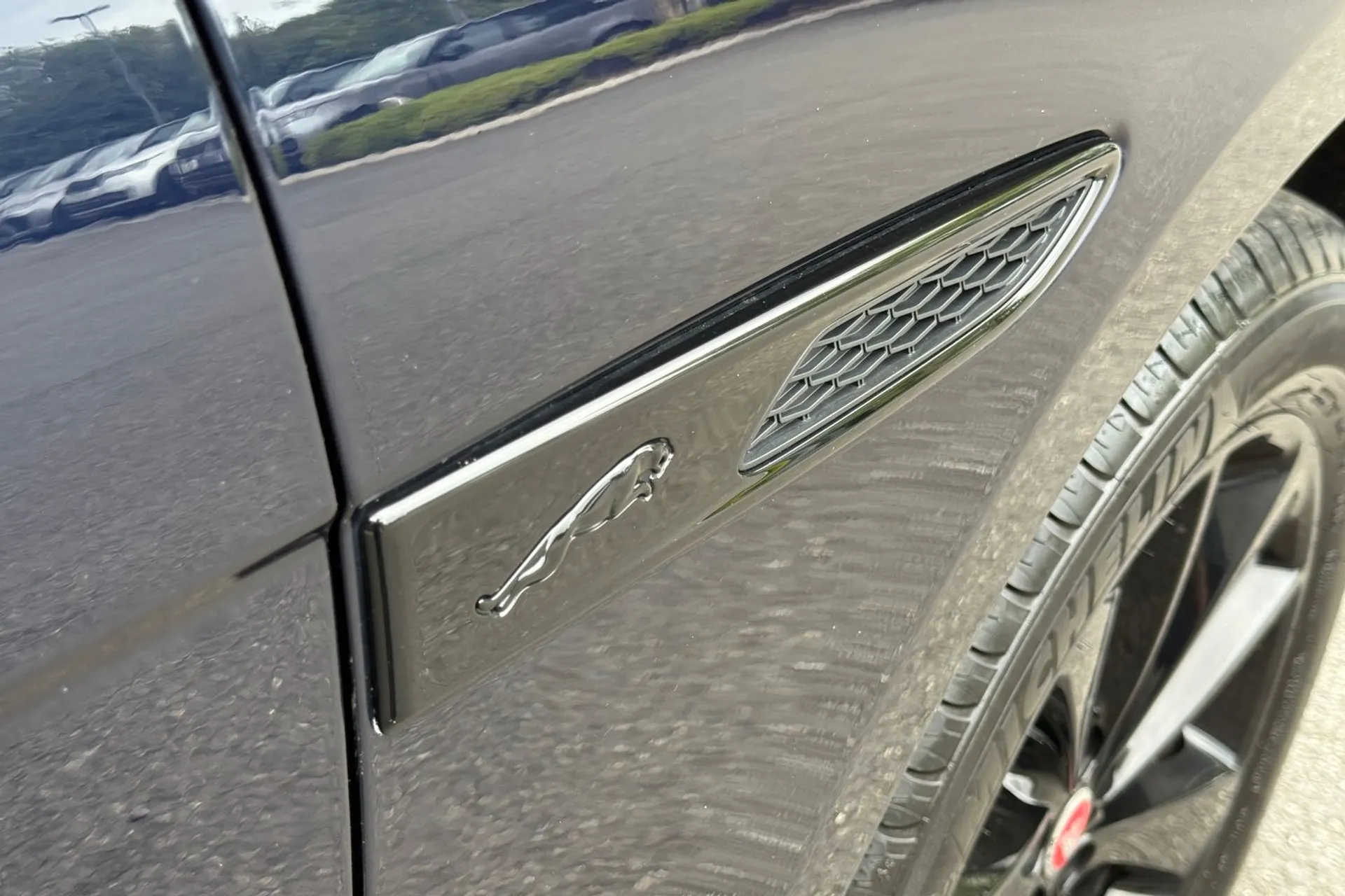 Jaguar F-PACE thumbnail image number 58