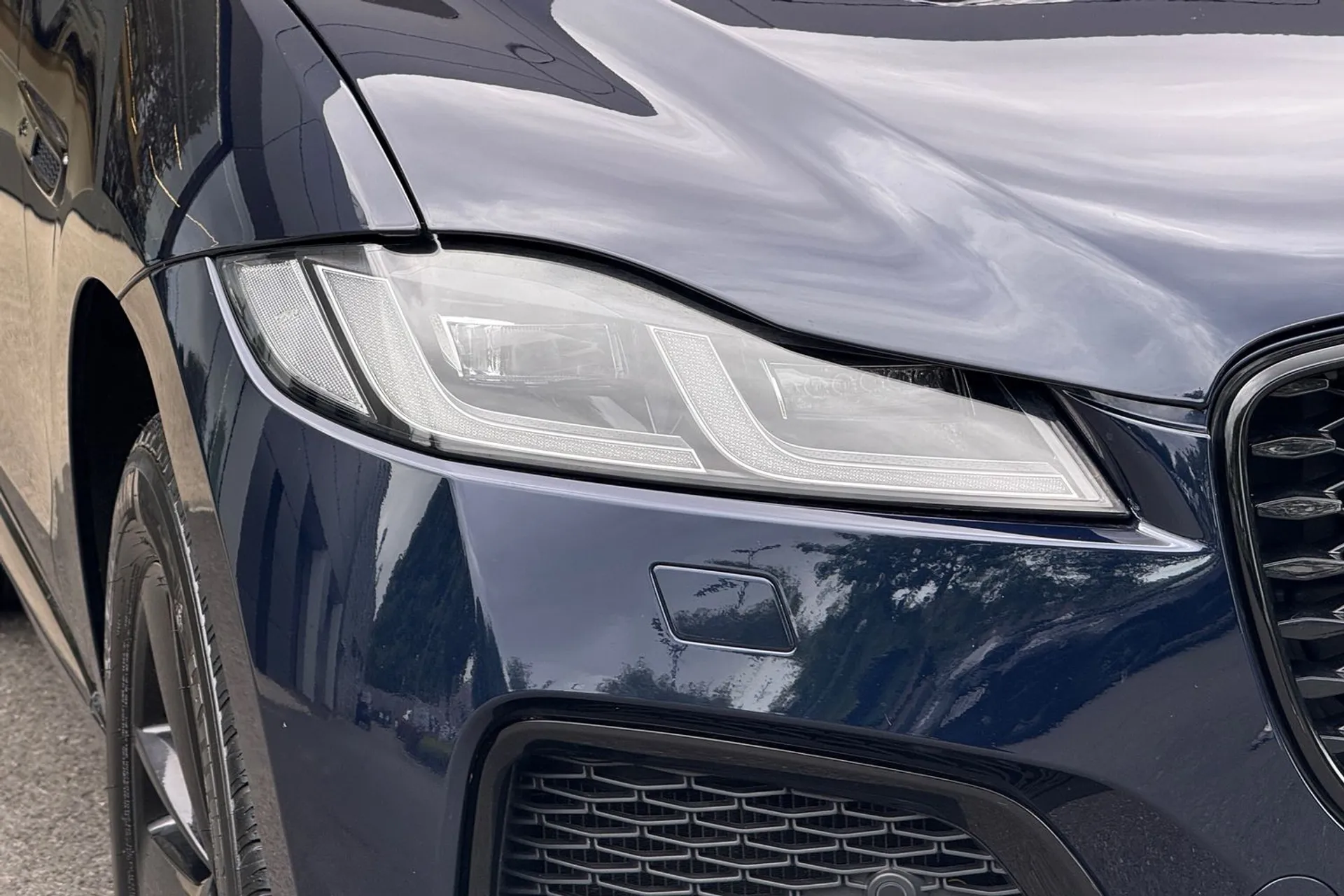 Jaguar F-PACE thumbnail image number 57