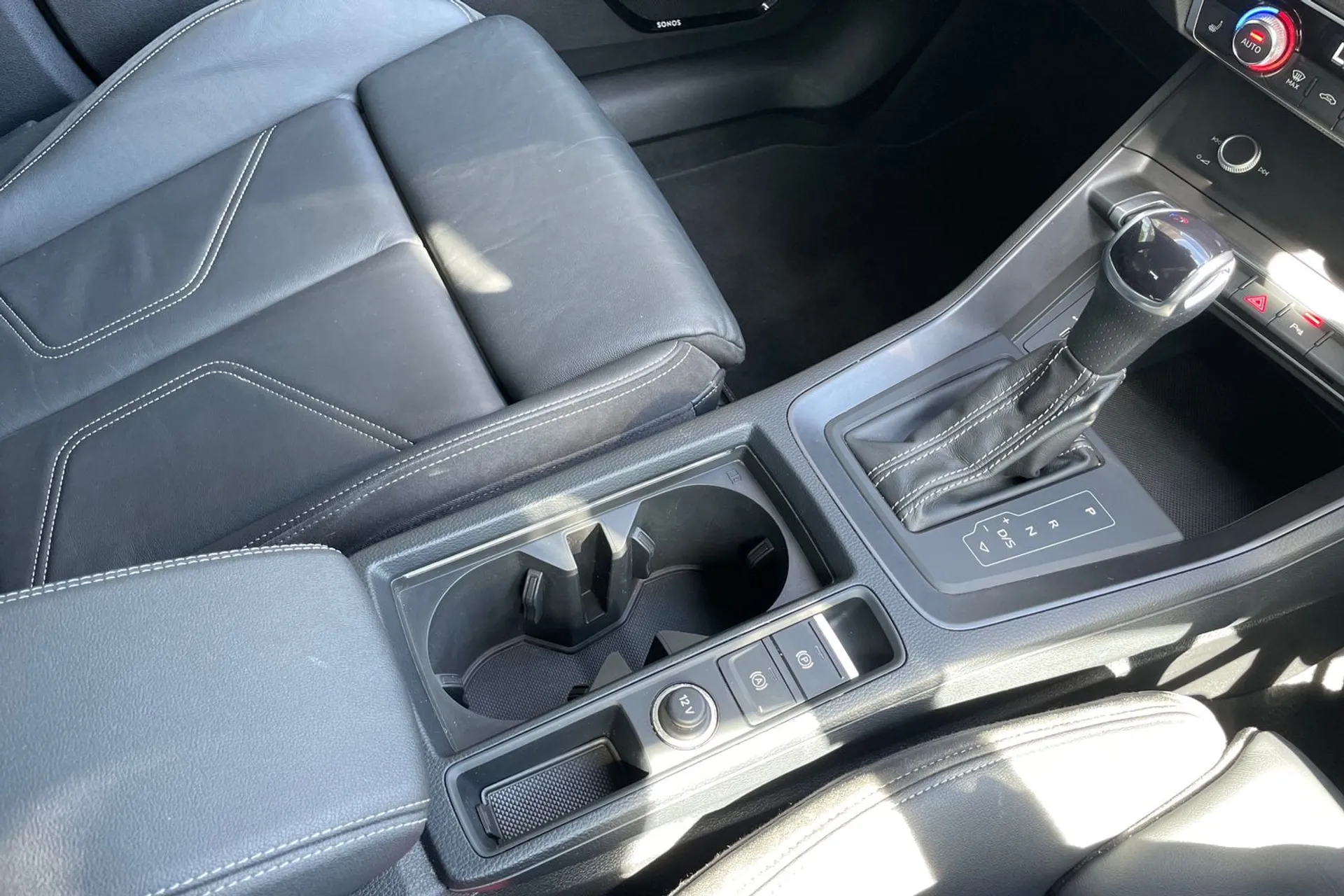 Audi Q3 thumbnail image number 40