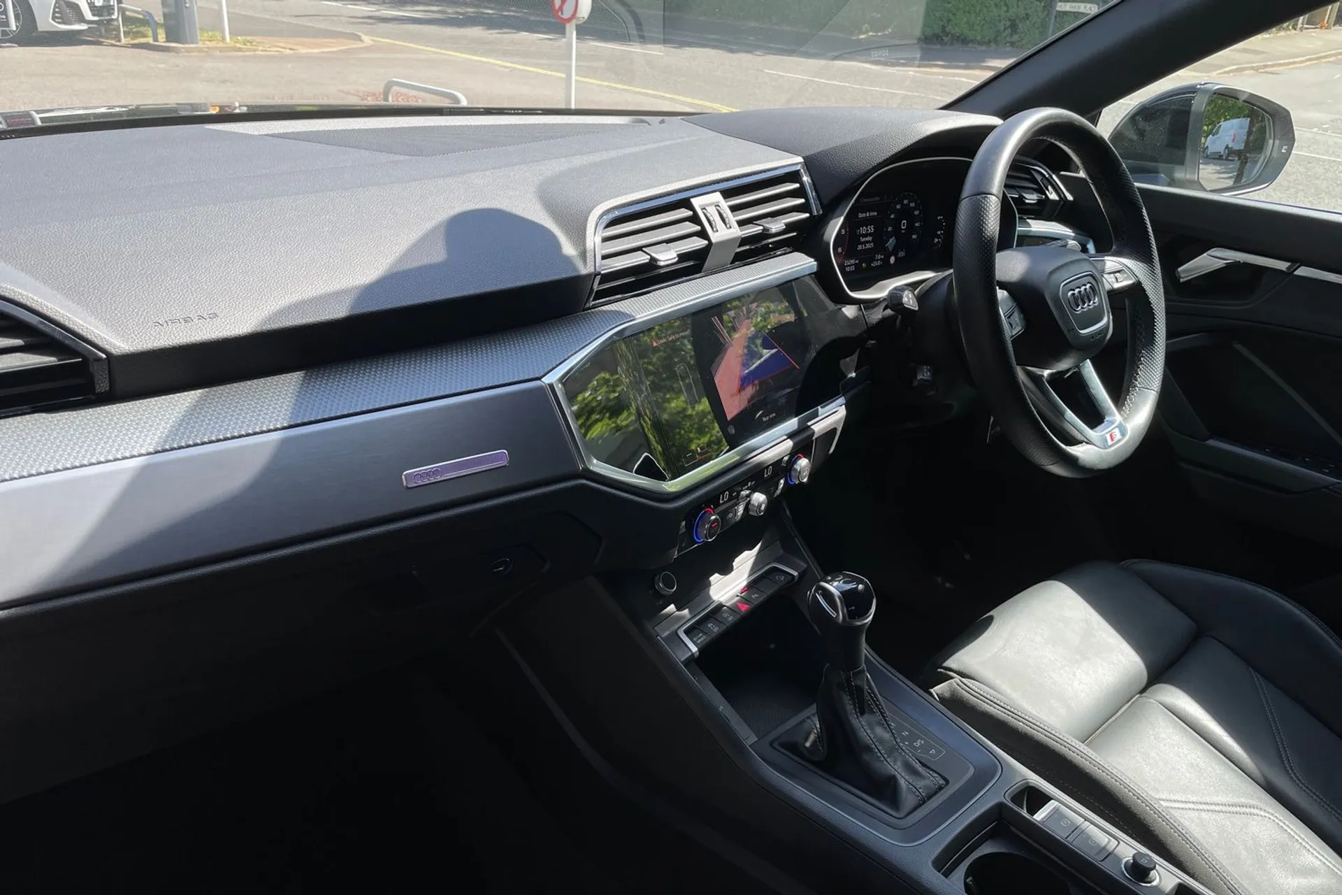 Audi Q3 thumbnail image number 27