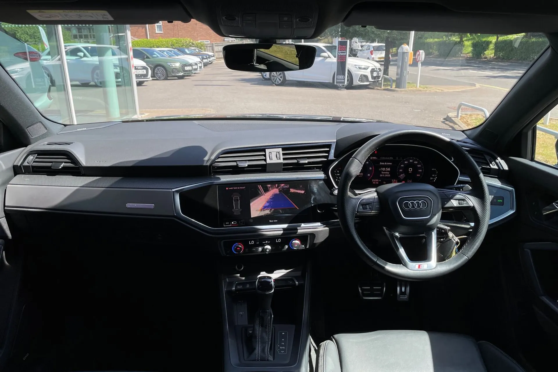Audi Q3 thumbnail image number 3