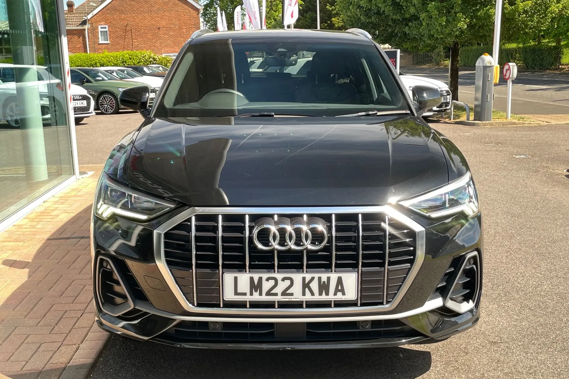 Audi Q3 thumbnail image number 11