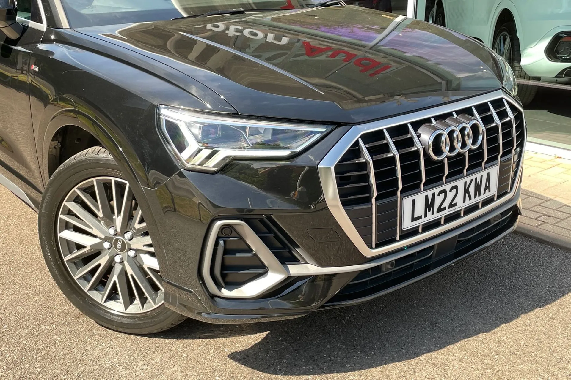 Audi Q3 thumbnail image number 15
