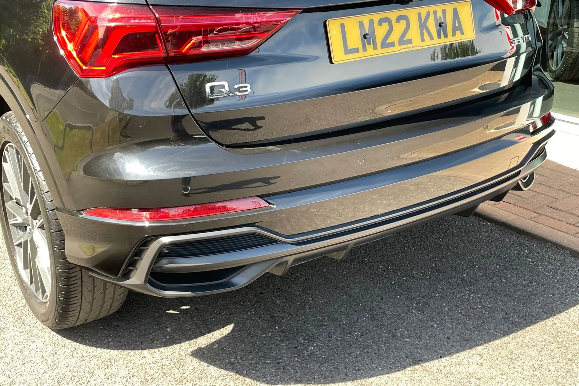 Audi Q3 thumbnail image number 17