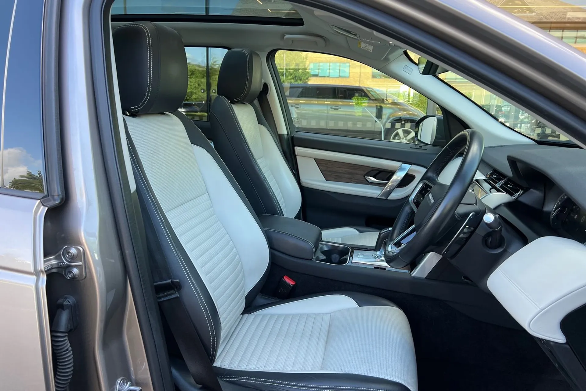 LAND ROVER DISCOVERY SPORT thumbnail image number 44