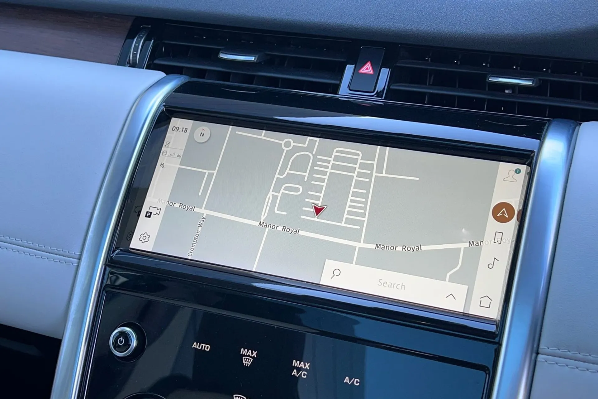 LAND ROVER DISCOVERY SPORT thumbnail image number 4
