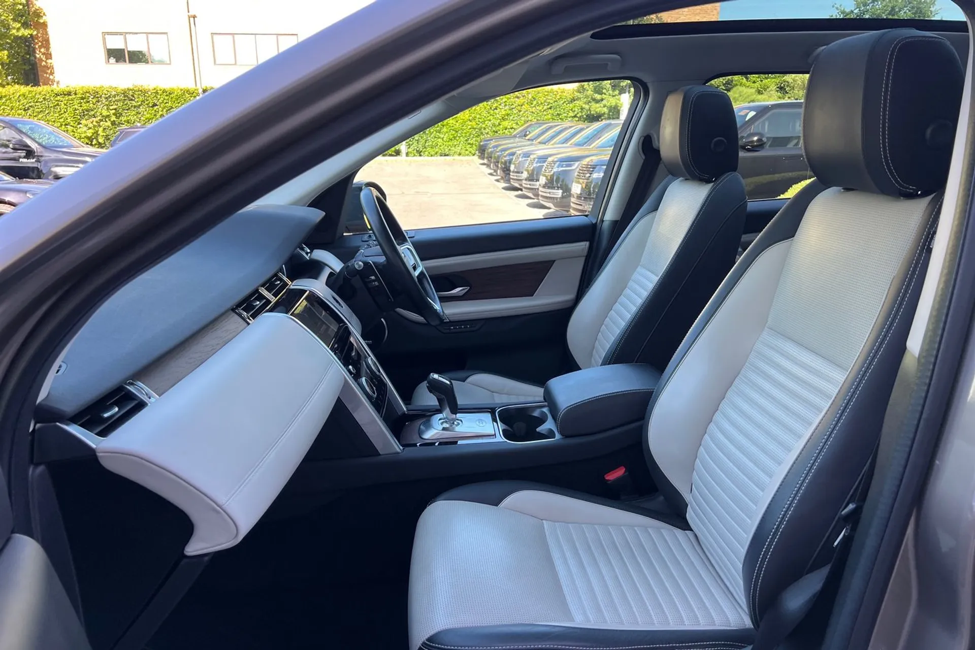 LAND ROVER DISCOVERY SPORT thumbnail image number 51