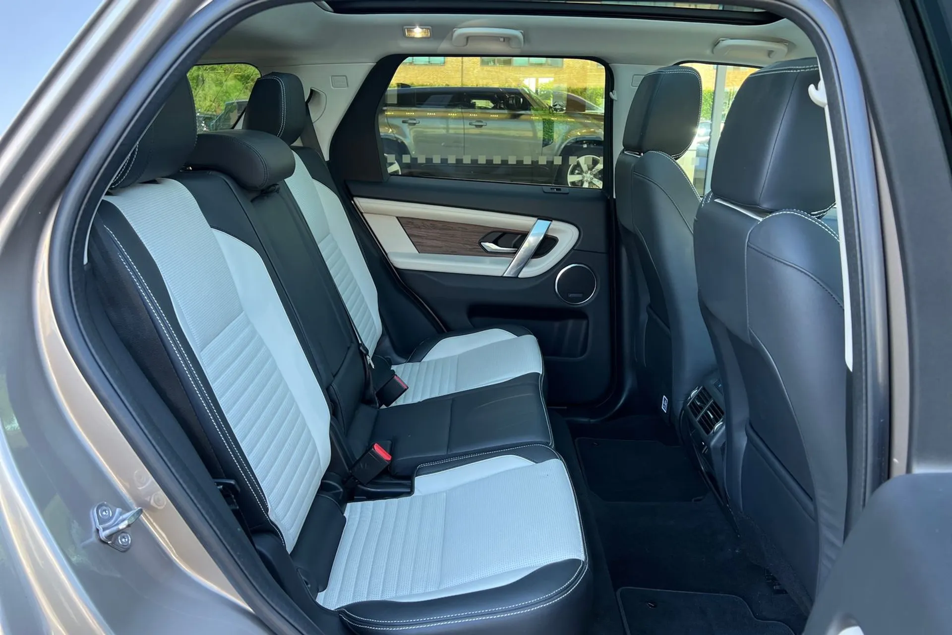 LAND ROVER DISCOVERY SPORT thumbnail image number 39