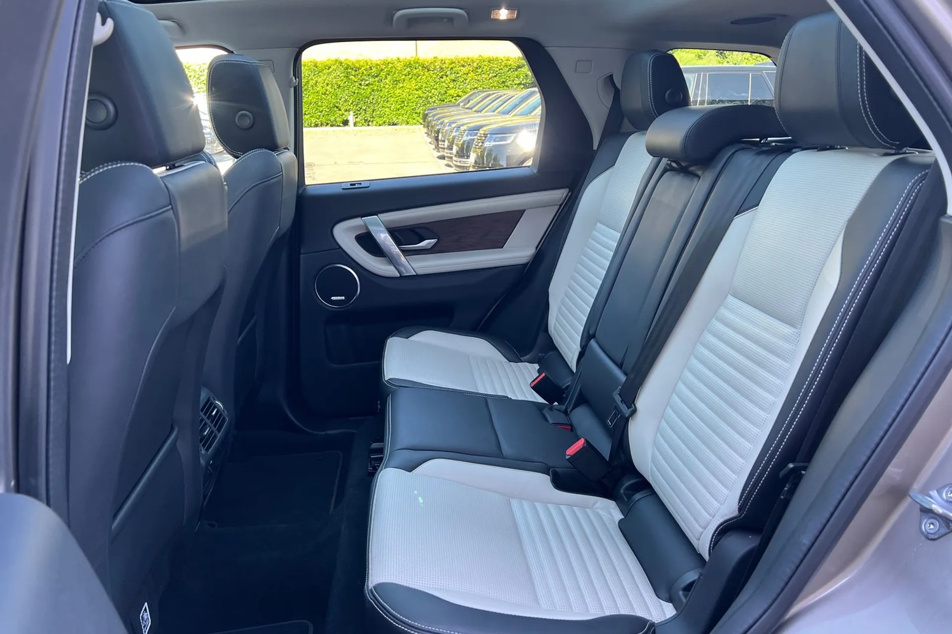 LAND ROVER DISCOVERY SPORT thumbnail image number 54