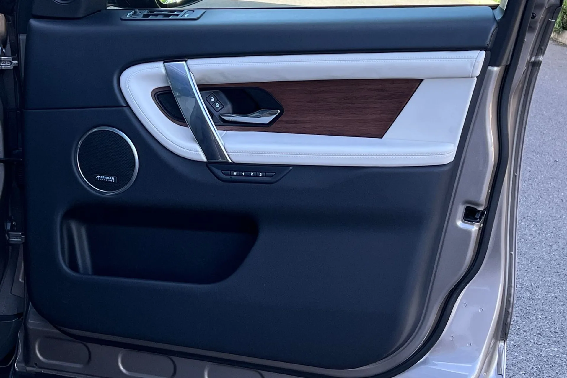 LAND ROVER DISCOVERY SPORT thumbnail image number 64