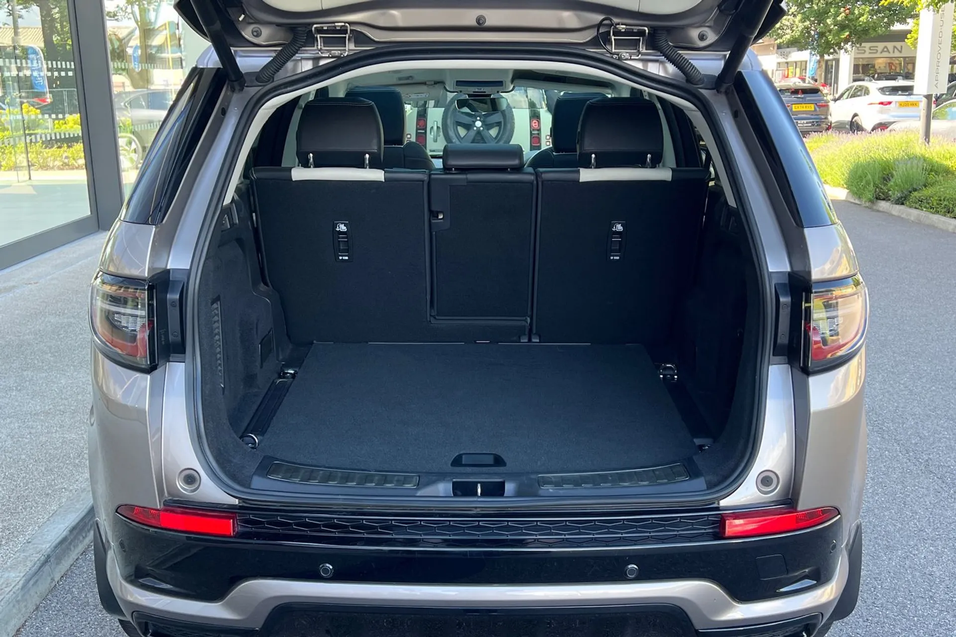 LAND ROVER DISCOVERY SPORT thumbnail image number 36