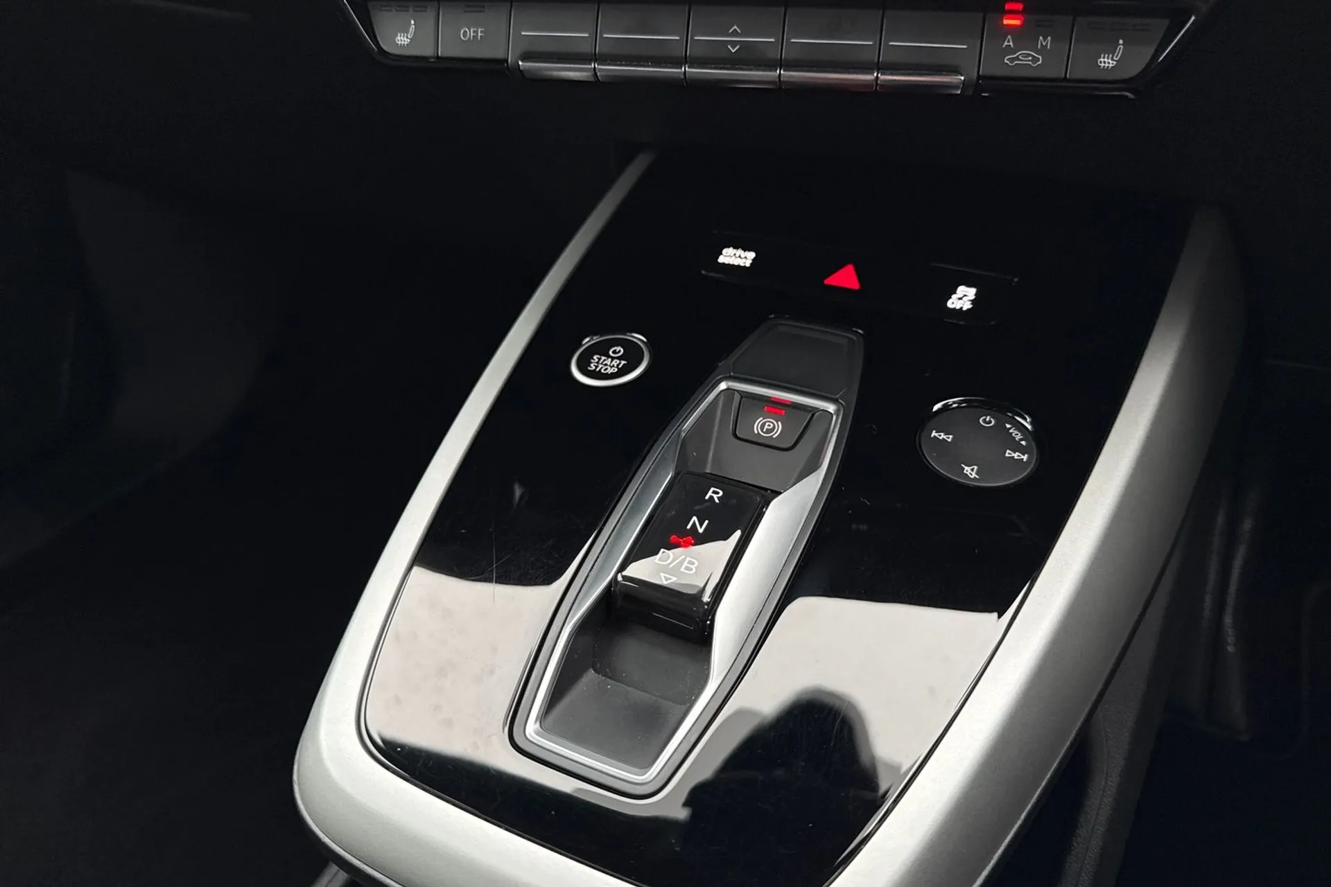 Audi Q4 thumbnail image number 34