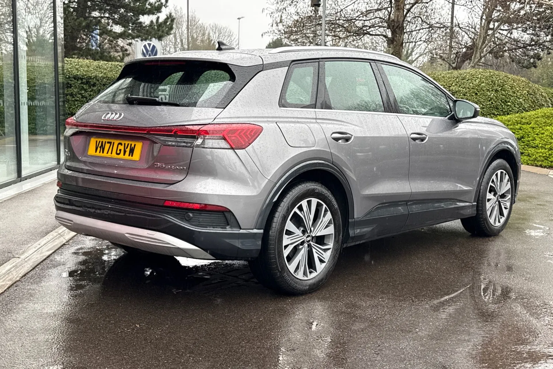 Audi Q4 thumbnail image number 10