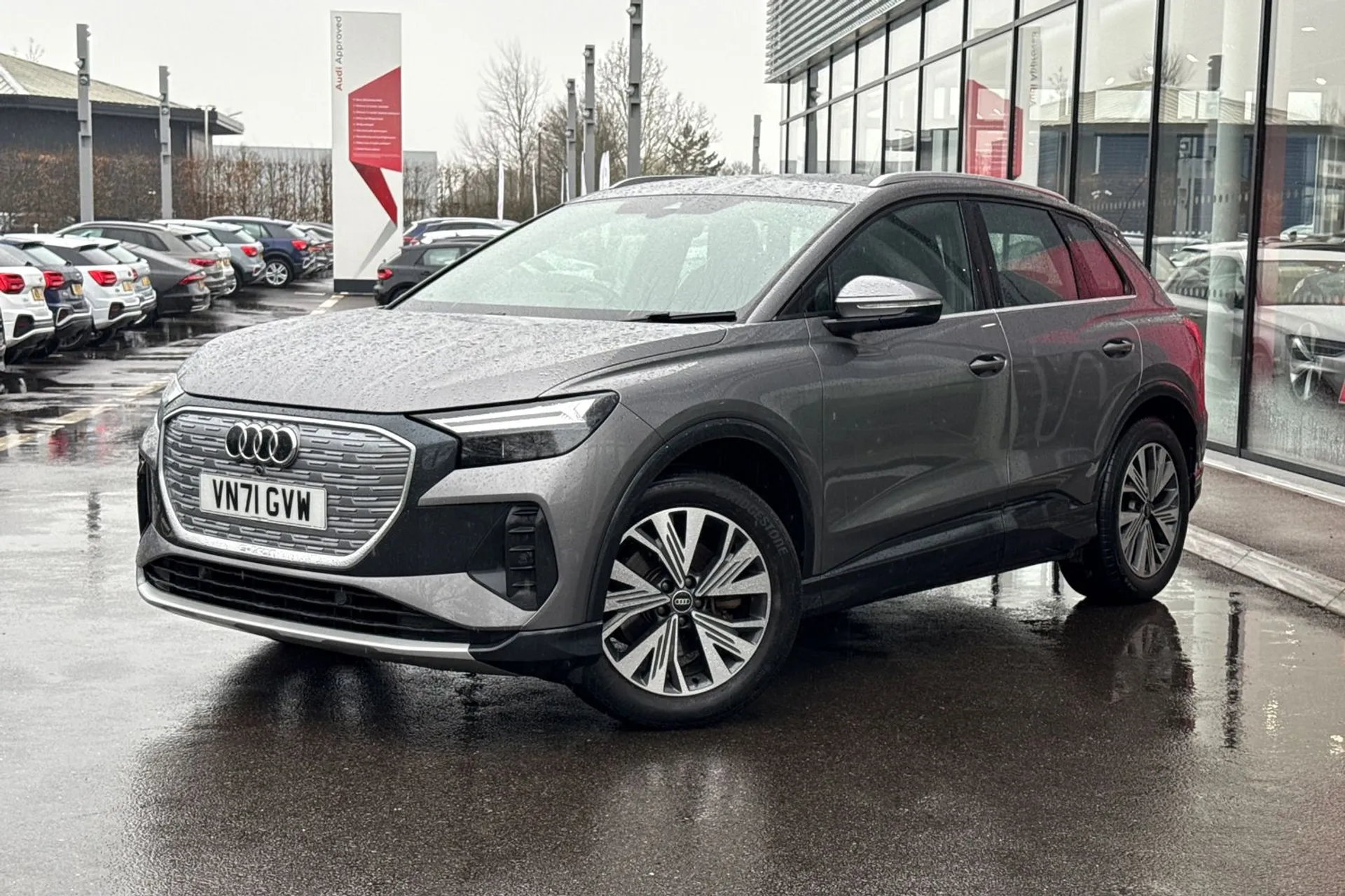 Audi Q4 thumbnail image number 5