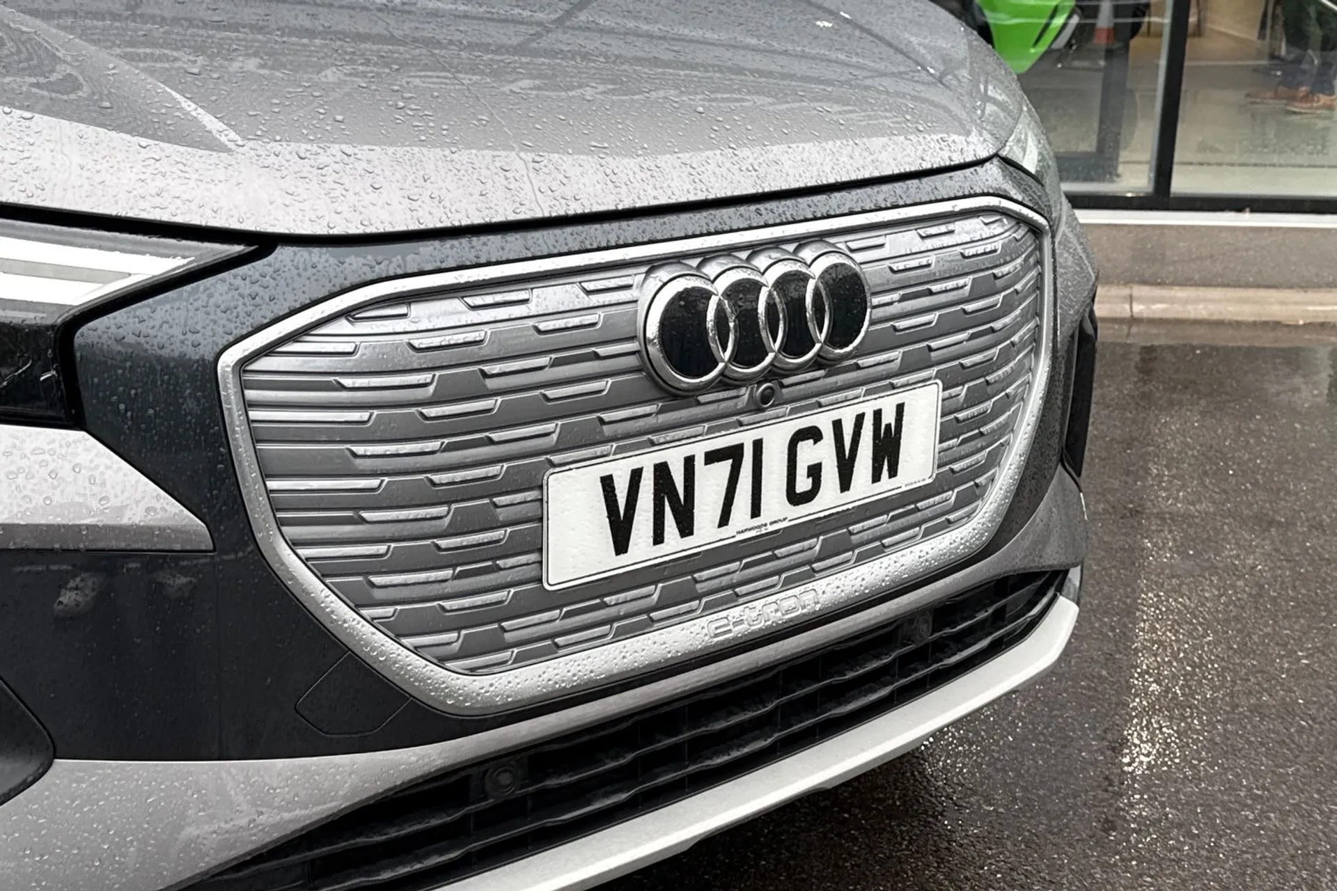 Audi Q4 thumbnail image number 8