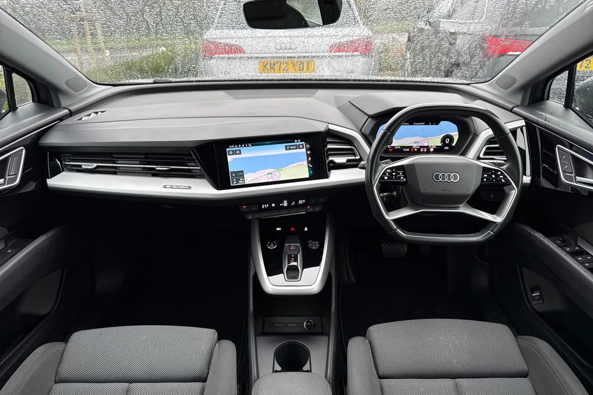 Audi Q4 thumbnail image number 3