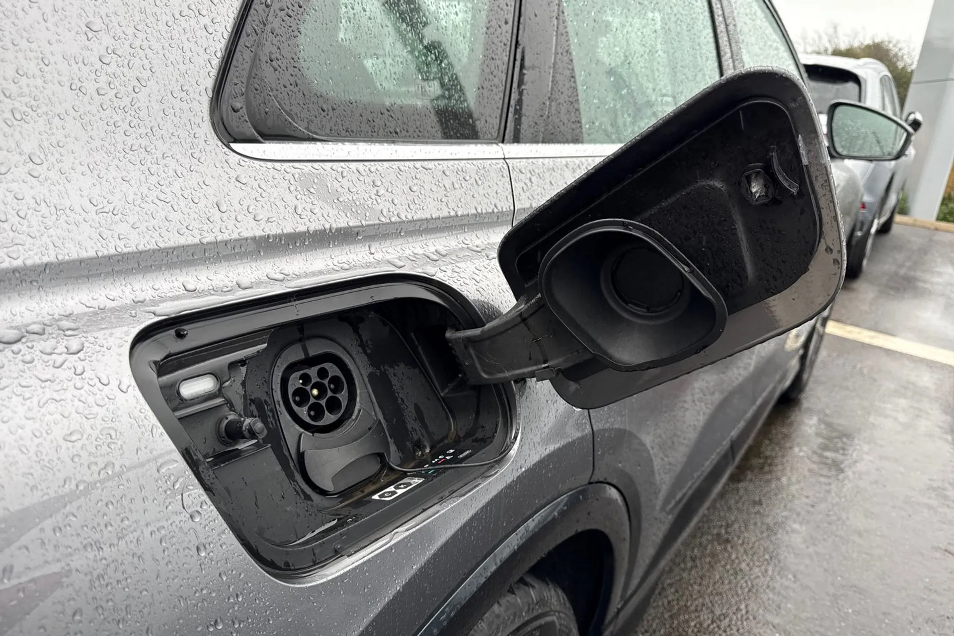 Audi Q4 thumbnail image number 37