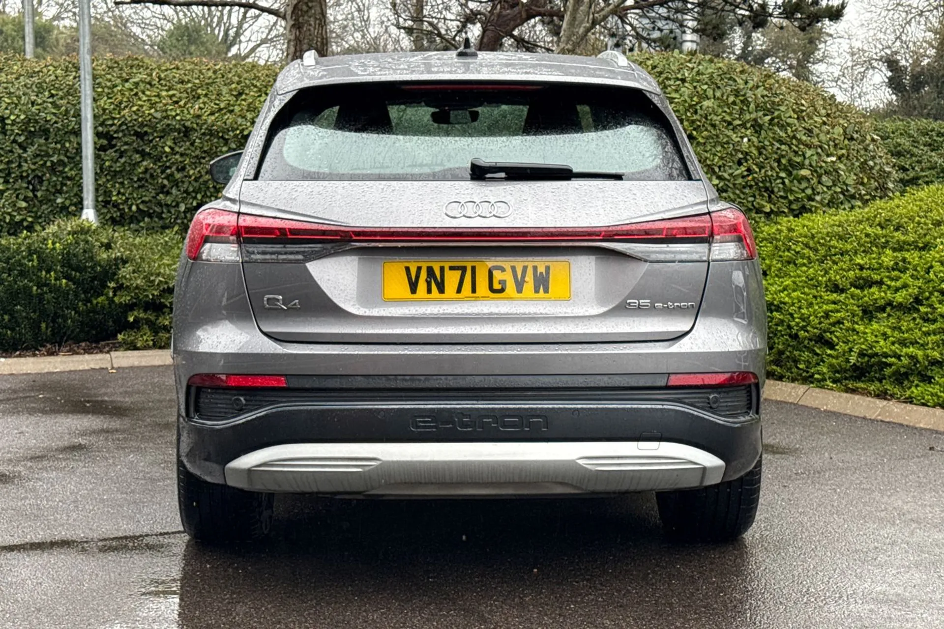 Audi Q4 thumbnail image number 12