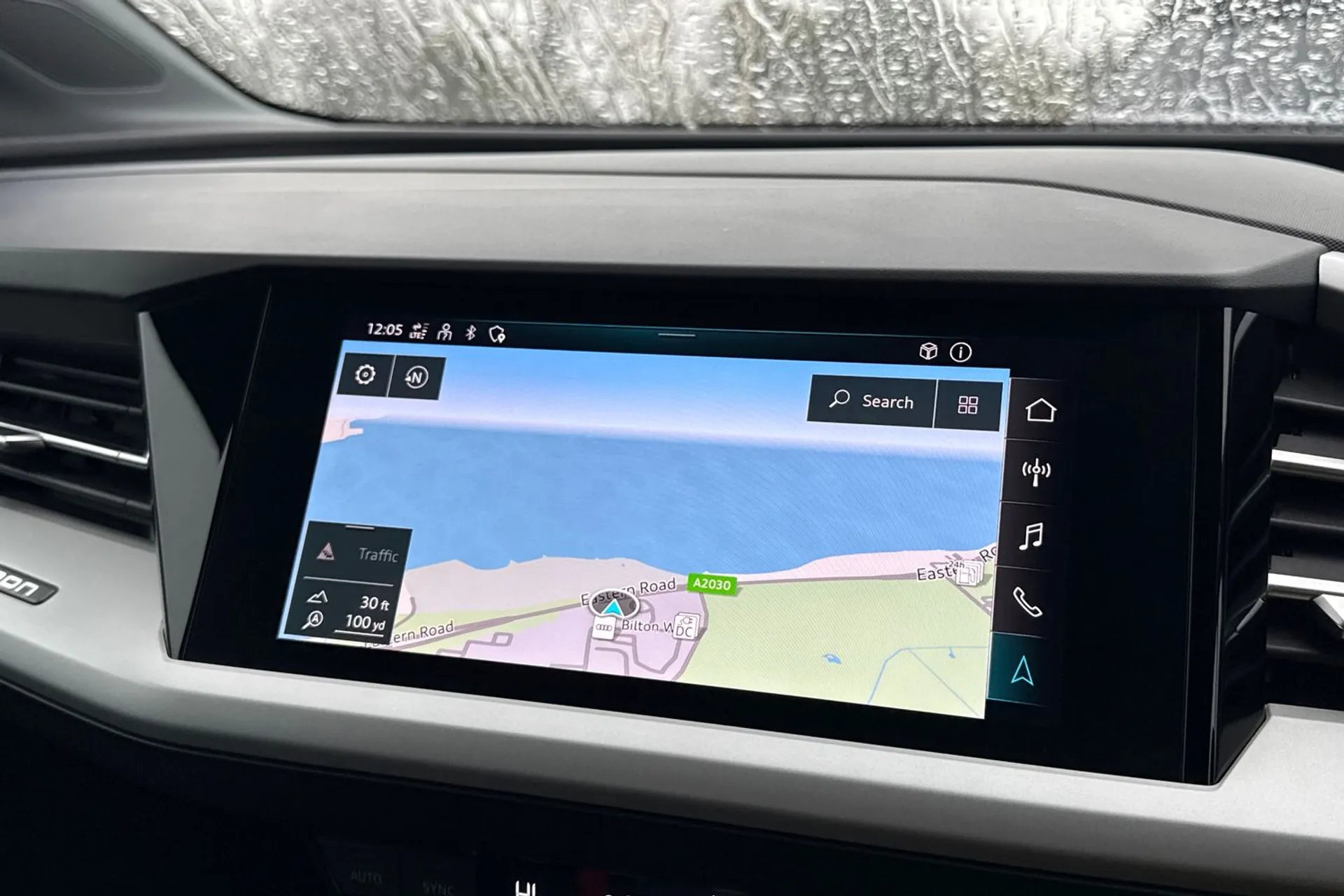 Audi Q4 thumbnail image number 17