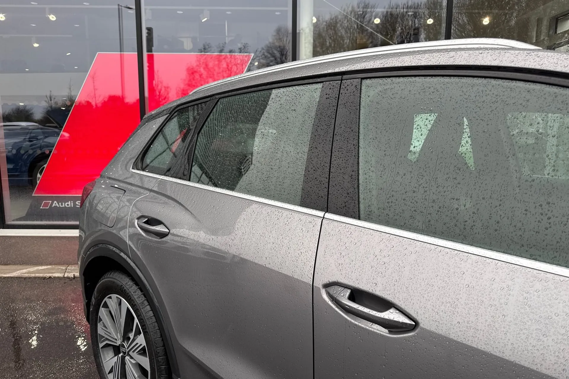 Audi Q4 thumbnail image number 23