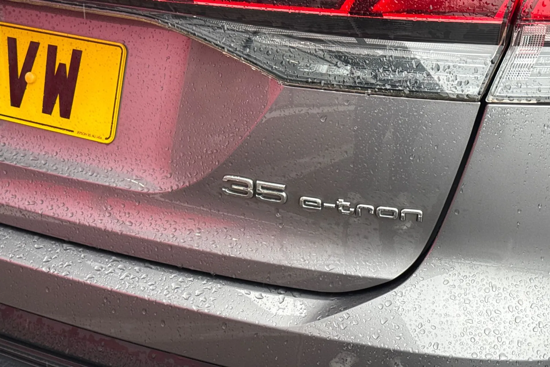 Audi Q4 thumbnail image number 35