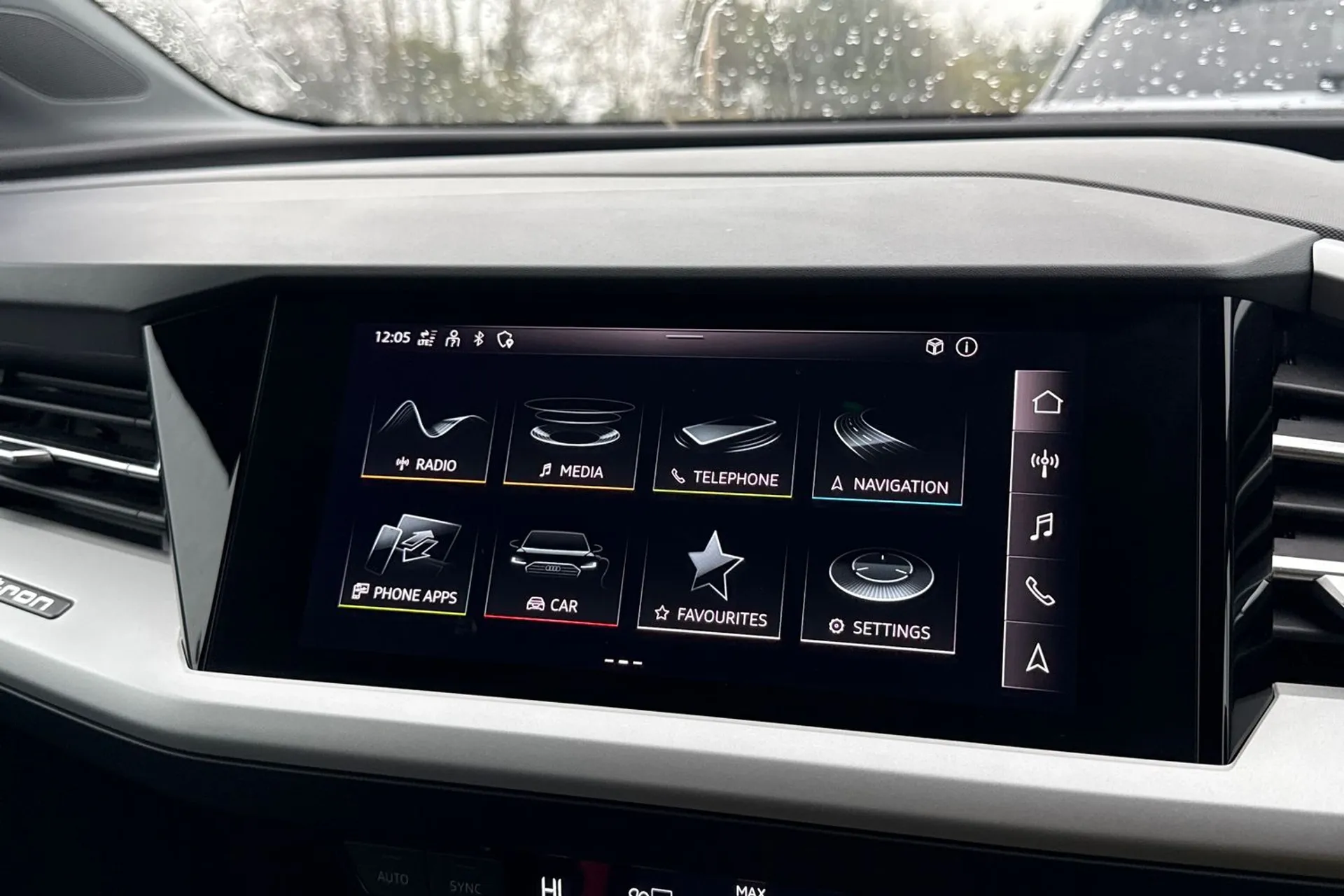 Audi Q4 thumbnail image number 20