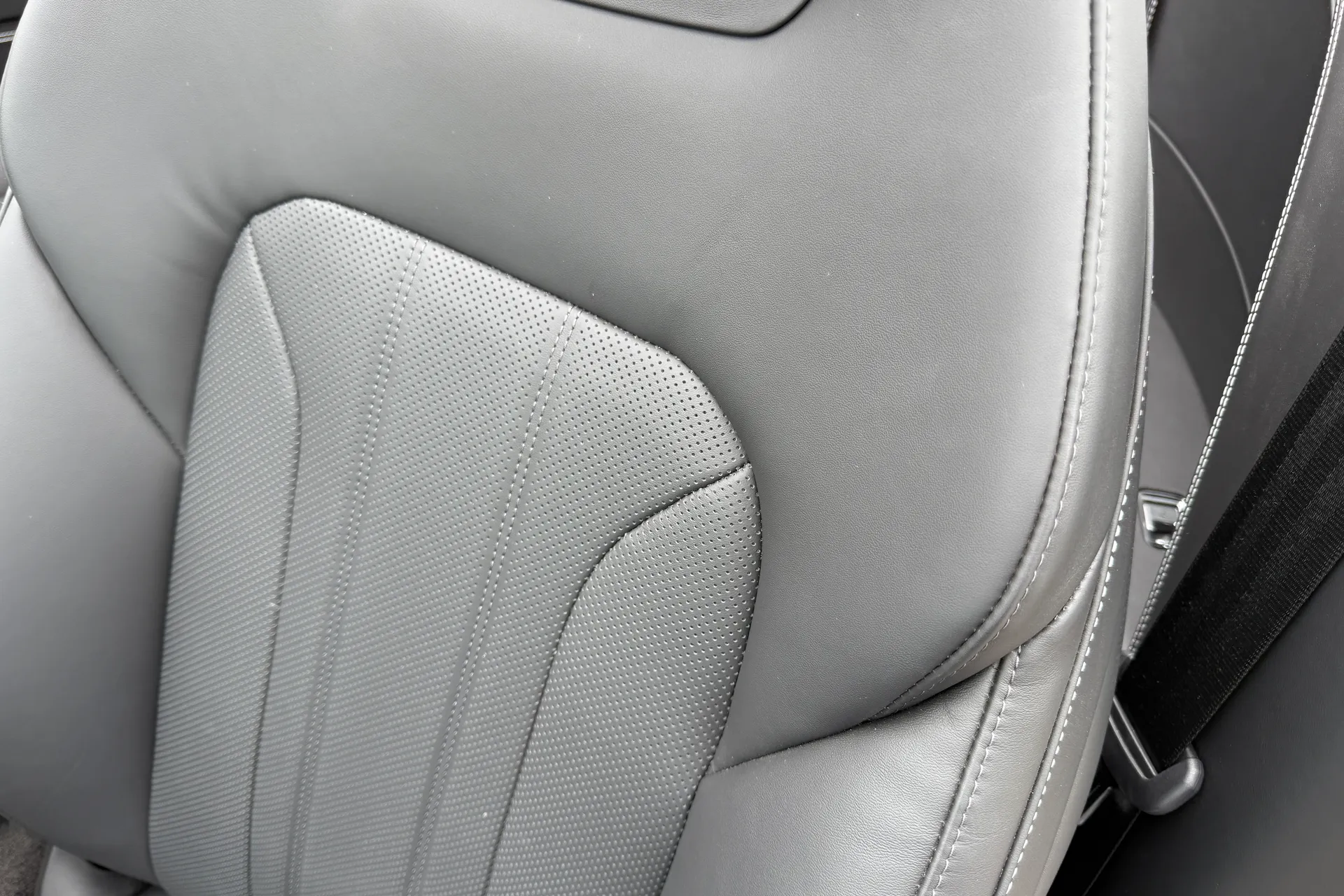 Bentley CONTINENTAL GTC thumbnail image number 22