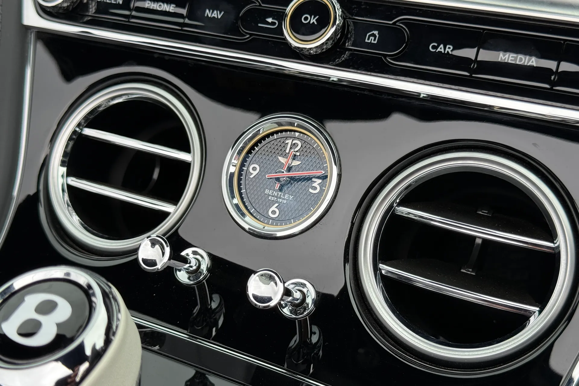 Bentley CONTINENTAL GTC thumbnail image number 35