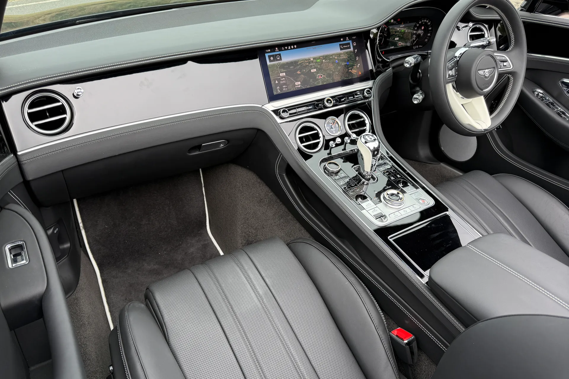 Bentley CONTINENTAL GTC thumbnail image number 19