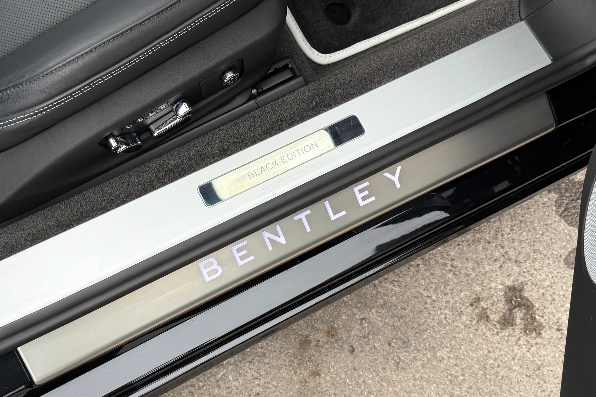 Bentley CONTINENTAL GTC thumbnail image number 16