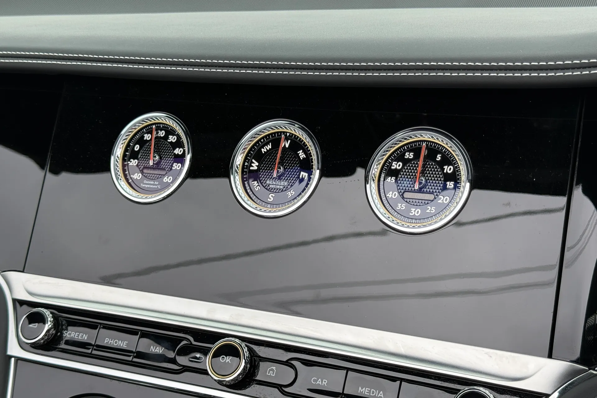 Bentley CONTINENTAL GTC thumbnail image number 33