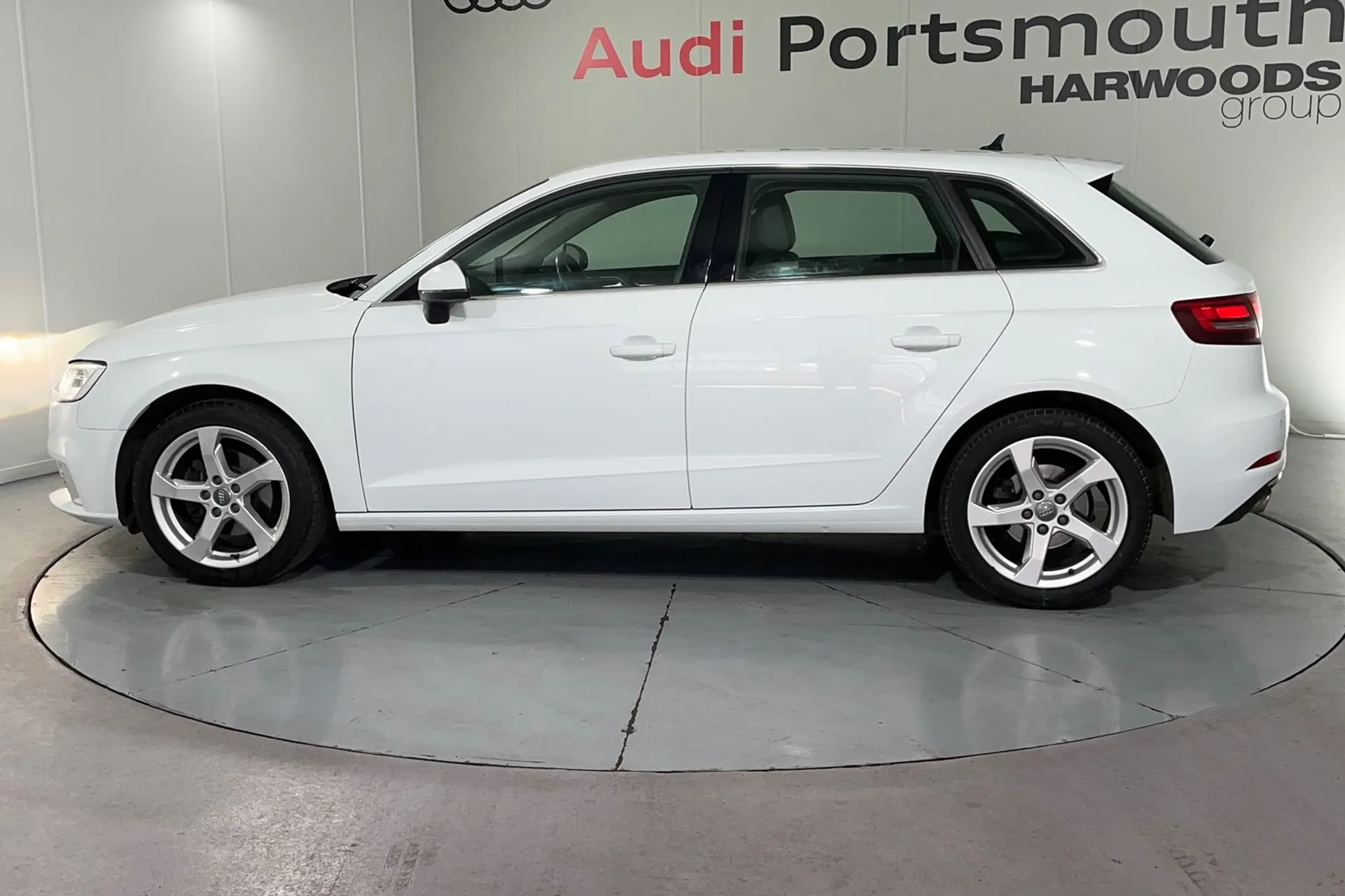 Audi A3 thumbnail image number 10
