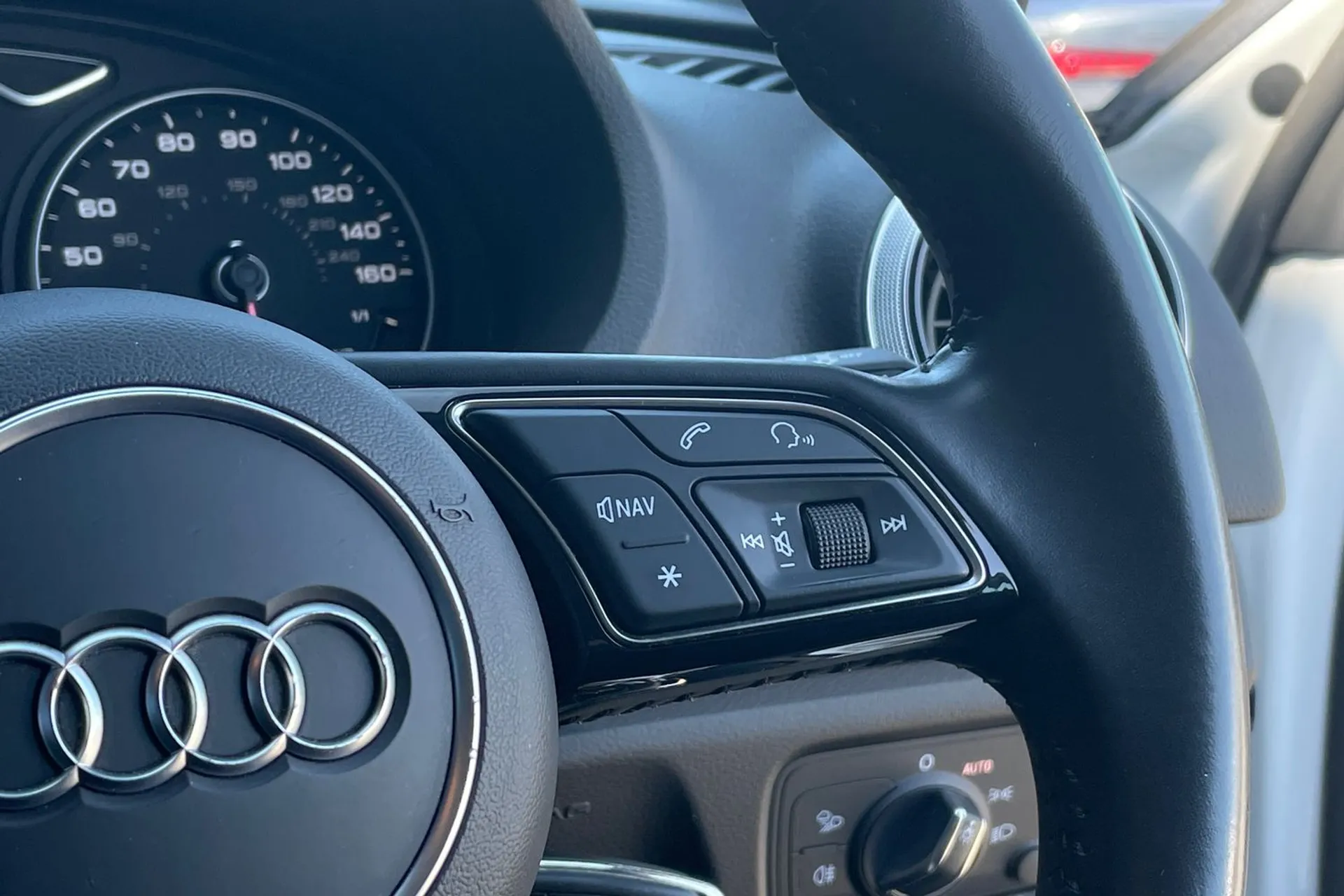 Audi A3 thumbnail image number 37